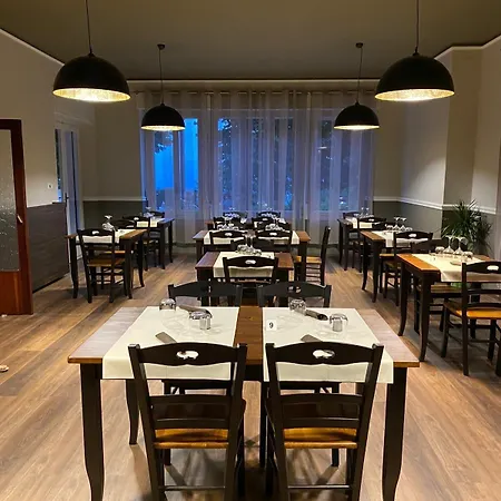 Ristorante Plaza ホテル 2*