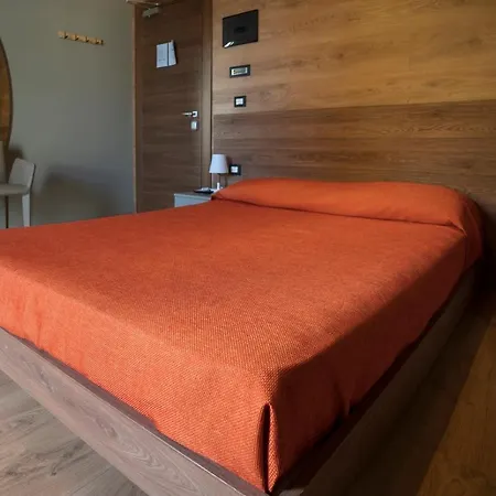 Ristorante Plaza 酒店 2*