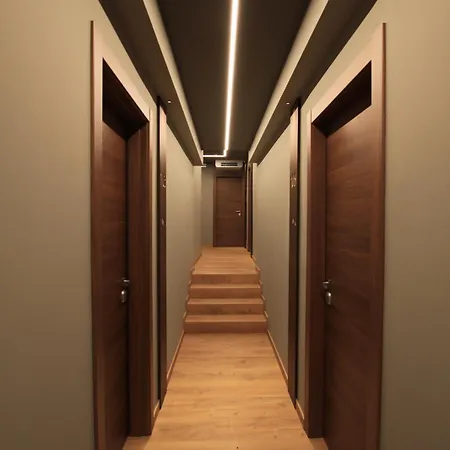 Ristorante Plaza 酒店 2*