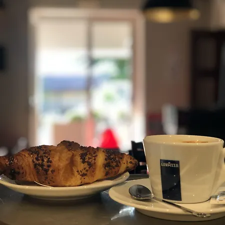 Ristorante Plaza Ξενοδοχείο 2*