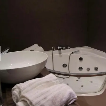 Ristorante Plaza Ξενοδοχείο 2*