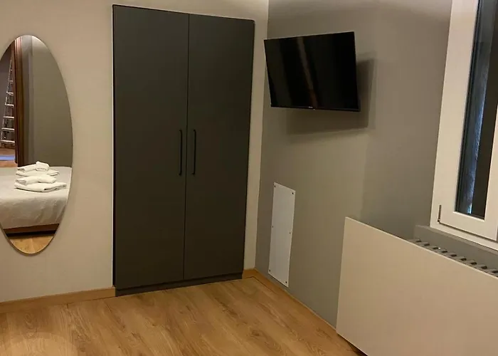 Ristorante Plaza מלון 2*