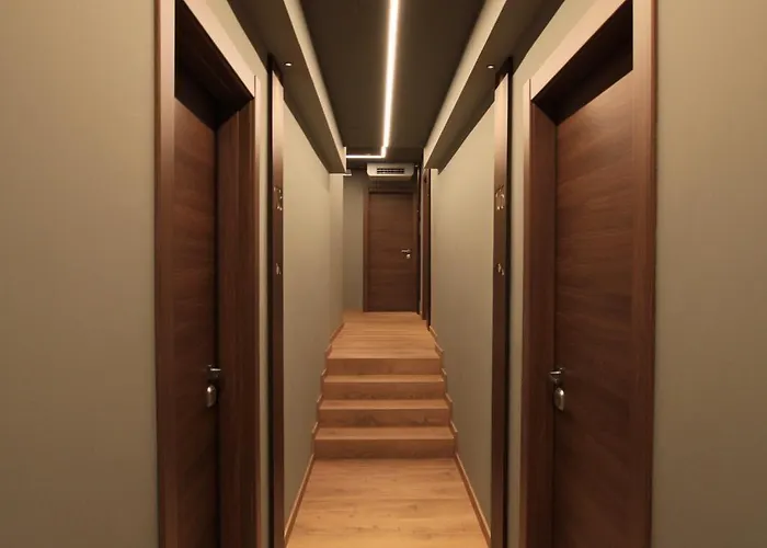 Ristorante Plaza מלון 2*