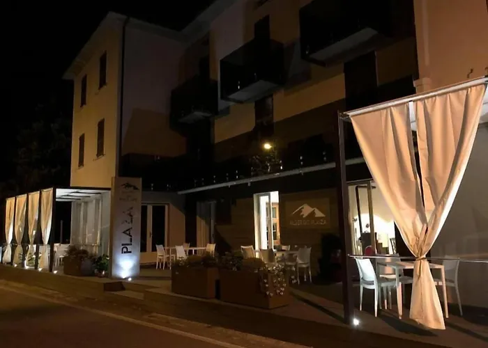 Ristorante Plaza מלון 2*